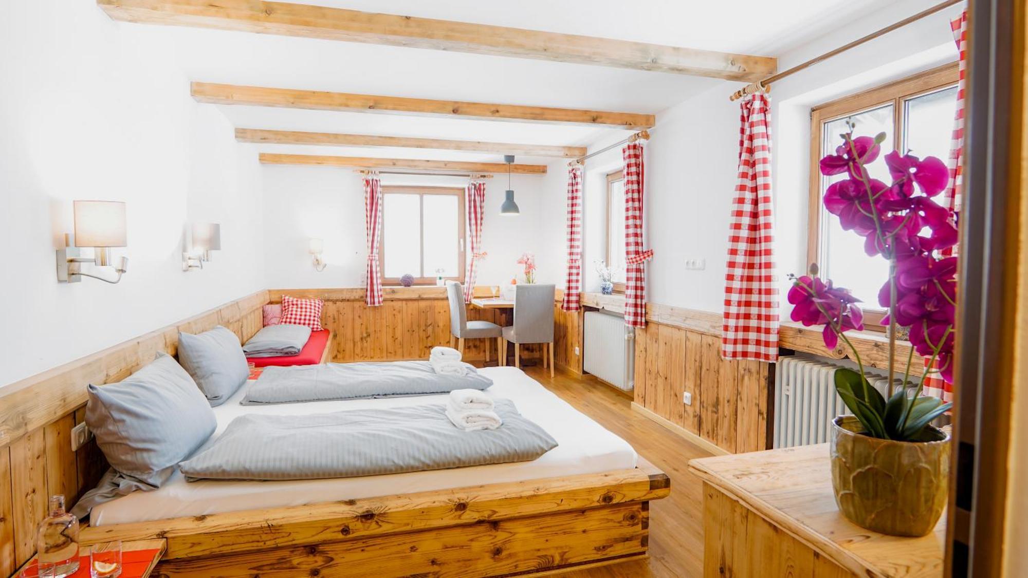 Landgasthof Zum Papyrer - Erholung Im Urlaubsgebiet Lenggries Bilik gambar