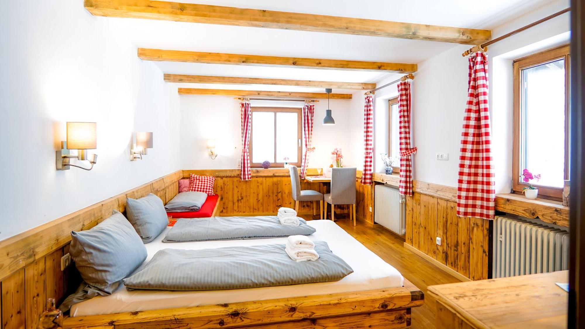 Landgasthof Zum Papyrer - Erholung Im Urlaubsgebiet Lenggries Bilik gambar
