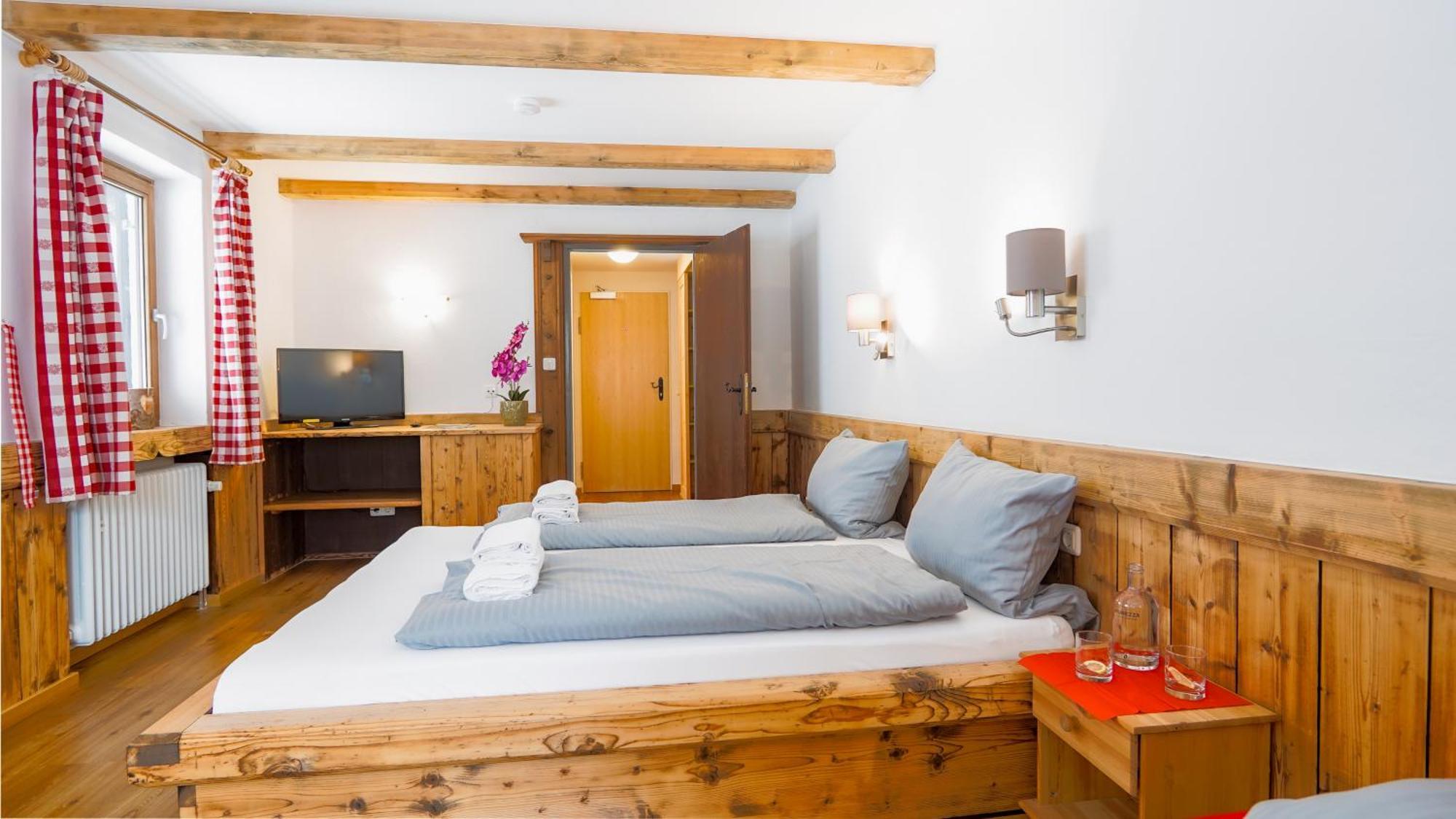 Landgasthof Zum Papyrer - Erholung Im Urlaubsgebiet Lenggries Bilik gambar